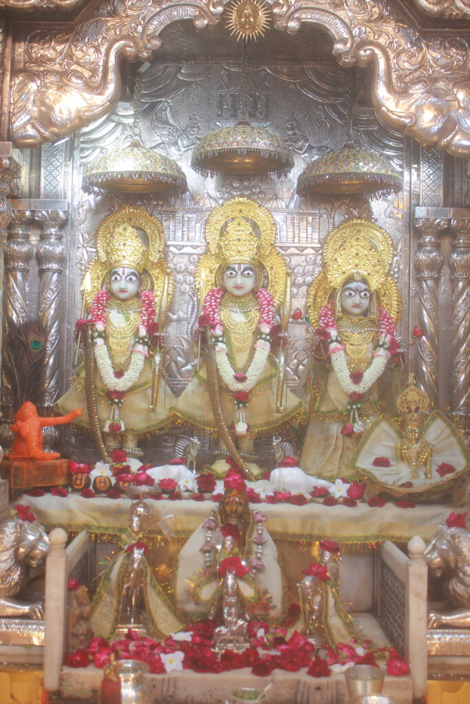 શણગાર દર્શન - શુક્રવાર "પ.પૂ. શ્રી વિસામણબાપુની જગ્યા, પ.પૂ. શ્રી શ્રી ૧૦૦૮ મહામંડલેશ્વર નિર્મળાબા, વિહળધામ પાળિયાદ, શ્રાવણ સુદ - ૨ બીજ, વિક્રમ સવંત ૨૦૮૨" Shangar Darshan. Friday -Aug- 14/08/2026