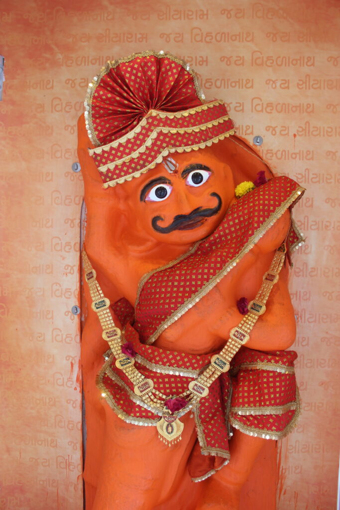 શણગાર દર્શન - રવિવાર "પ.પૂ. શ્રી વિસામણબાપુની જગ્યા, પ.પૂ. શ્રી શ્રી ૧૦૦૮ મહામંડલેશ્વર નિર્મળાબા, વિહળધામ પાળિયાદ, શ્રાવણ સુદ - ૪ ચૌથ , વિક્રમ સવંત ૨૦૮૨" Shangar Darshan. Sunday -Aug- 16/08/2026