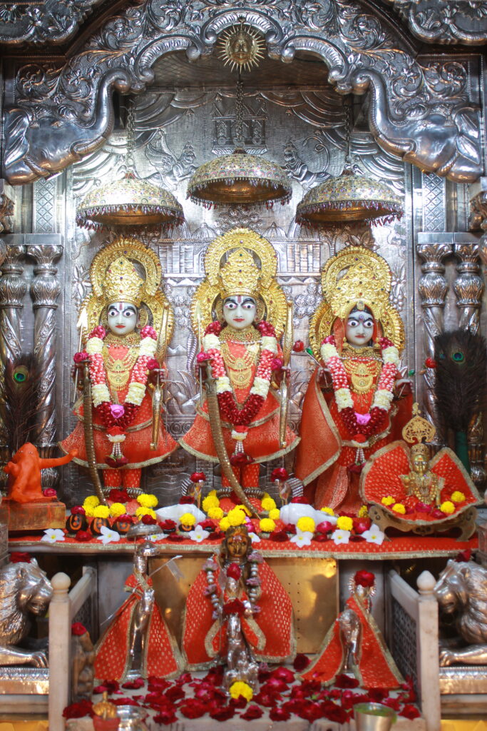 શણગાર દર્શન - મંગળવાર "પ.પૂ. શ્રી વિસામણબાપુની જગ્યા, પ.પૂ. શ્રી શ્રી ૧૦૦૮ મહામંડલેશ્વર નિર્મળાબા, વિહળધામ પાળિયાદ, શ્રાવણ સુદ - ૬ છઠ, વિક્રમ સવંત ૨૦૮૨" Shangar Darshan. Tuesday -Aug- 18/08/2026