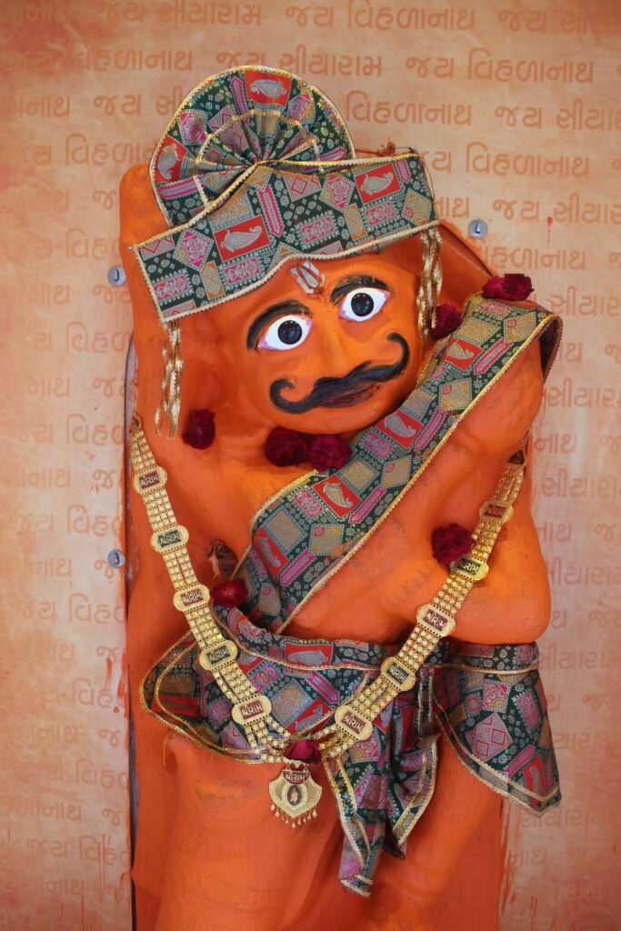 શણગાર દર્શન - બુધવાર "પ.પૂ. શ્રી વિસામણબાપુની જગ્યા, પ.પૂ. શ્રી શ્રી ૧૦૦૮ મહામંડલેશ્વર નિર્મળાબા, વિહળધામ પાળિયાદ, શ્રાવણ સુદ - ૭ સાતમ, વિક્રમ સવંત ૨૦૮૨" Shangar Darshan. Wednesday -Aug- 19/08/2026