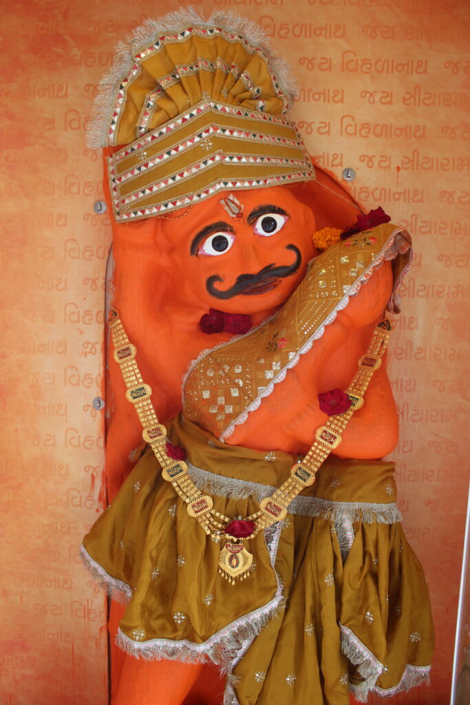 શણગાર દર્શન - ગુરુવાર "પ.પૂ. શ્રી વિસામણબાપુની જગ્યા, પ.પૂ. શ્રી શ્રી ૧૦૦૮ મહામંડલેશ્વર નિર્મળાબા, વિહળધામ પાળિયાદ, શ્રાવણ સુદ - ૮ આઠમ, વિક્રમ સવંત ૨૦૮૨" Shangar Darshan. Thursday -Aug- 20/08/2026