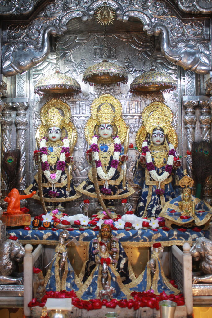 શણગાર દર્શન - શનિવાર "પ.પૂ. શ્રી વિસામણબાપુની જગ્યા, પ.પૂ. શ્રી શ્રી ૧૦૦૮ મહામંડલેશ્વર નિર્મળાબા, વિહળધામ પાળિયાદ, શ્રાવણ સુદ - ૧૦ દસમ, વિક્રમ સવંત ૨૦૮૨" Shangar Darshan. Saturday -Aug- 22/08/2026