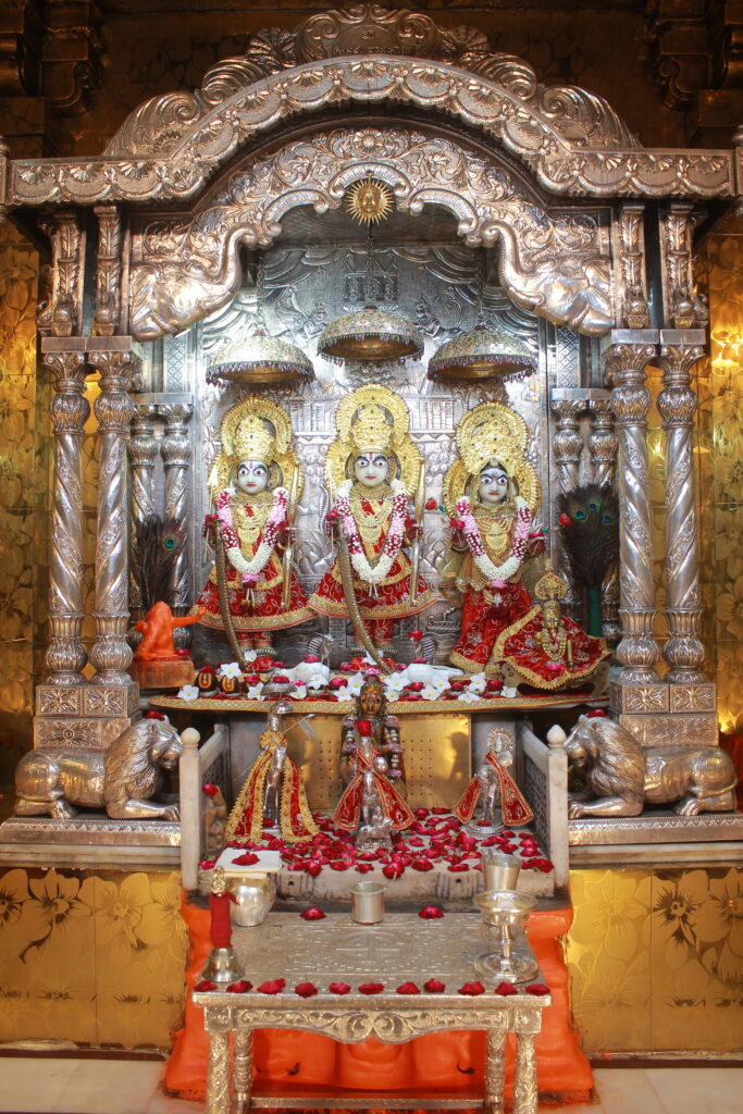 શણગાર દર્શન - રવિવાર "પ.પૂ. શ્રી વિસામણબાપુની જગ્યા, પ.પૂ. શ્રી શ્રી ૧૦૦૮ મહામંડલેશ્વર નિર્મળાબા, વિહળધામ પાળિયાદ, શ્રાવણ સુદ - ૧૧ અગિયારસ, વિક્રમ સવંત ૨૦૮૨" Shangar Darshan. Sunday -Aug- 23/08/2026