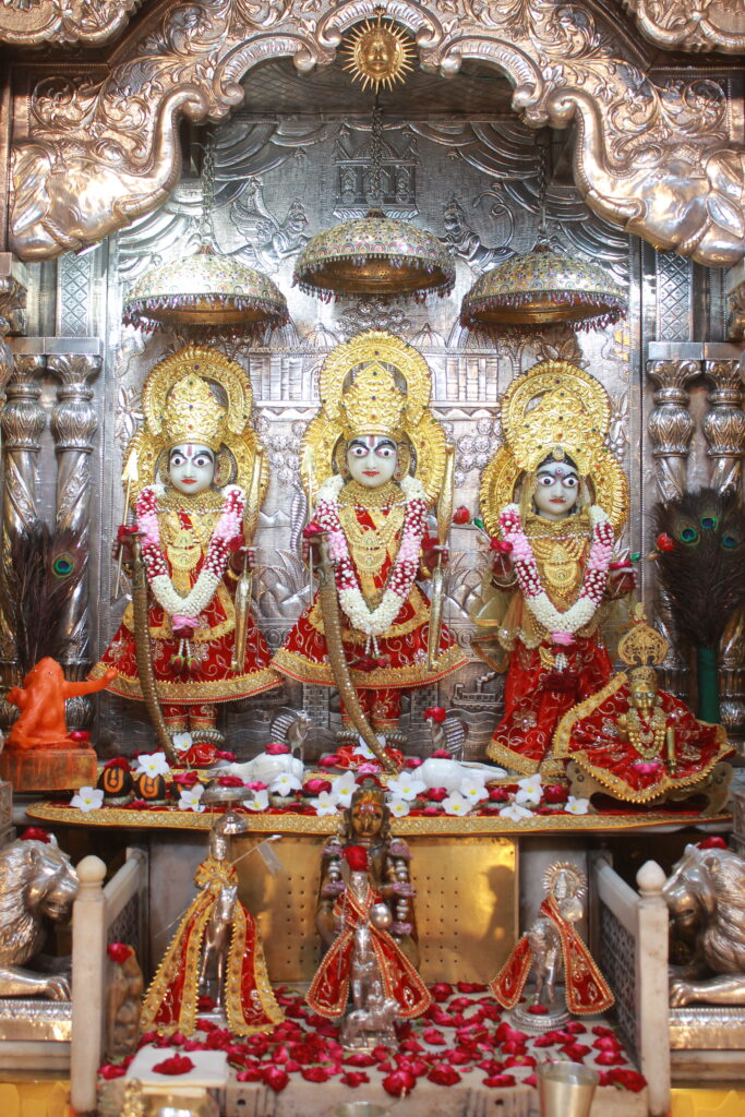 શણગાર દર્શન - રવિવાર "પ.પૂ. શ્રી વિસામણબાપુની જગ્યા, પ.પૂ. શ્રી શ્રી ૧૦૦૮ મહામંડલેશ્વર નિર્મળાબા, વિહળધામ પાળિયાદ, શ્રાવણ સુદ - ૧૧ અગિયારસ, વિક્રમ સવંત ૨૦૮૨" Shangar Darshan. Sunday -Aug- 23/08/2026