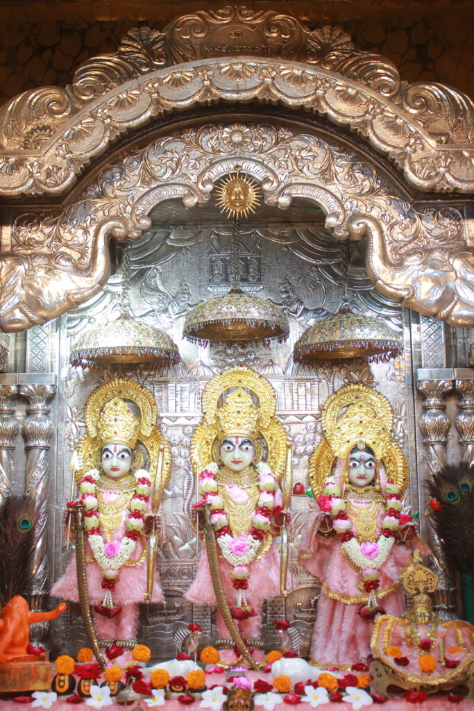 શણગાર દર્શન - સોમવાર "પ.પૂ. શ્રી વિસામણબાપુની જગ્યા, પ.પૂ. શ્રી શ્રી ૧૦૦૮ મહામંડલેશ્વર નિર્મળાબા, વિહળધામ પાળિયાદ, શ્રાવણ સુદ - ૧૨ બારસ, વિક્રમ સવંત ૨૦૮૨" Shangar Darshan. Monday -Aug- 24/08/2026