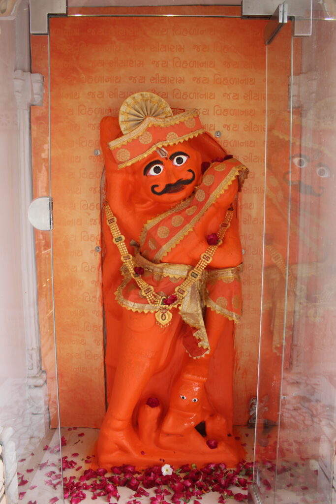 શણગાર દર્શન - મંગળવાર "પ.પૂ. શ્રી વિસામણબાપુની જગ્યા, પ.પૂ. શ્રી શ્રી ૧૦૦૮ મહામંડલેશ્વર નિર્મળાબા, વિહળધામ પાળિયાદ, શ્રાવણ સુદ - ૧૩ તેરસ, વિક્રમ સવંત ૨૦૮૨" Shangar Darshan. Tuesday -Aug- 25/08/2026
