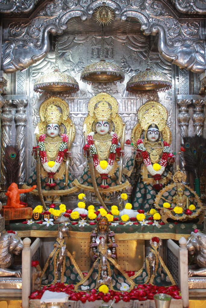 શણગાર દર્શન - બુધવાર "પ.પૂ. શ્રી વિસામણબાપુની જગ્યા, પ.પૂ. શ્રી શ્રી ૧૦૦૮ મહામંડલેશ્વર નિર્મળાબા, વિહળધામ પાળિયાદ, શ્રાવણ સુદ - ૧૩ તેરસ, વિક્રમ સવંત ૨૦૮૨" Shangar Darshan. Wednesday -Aug- 26/08/2026