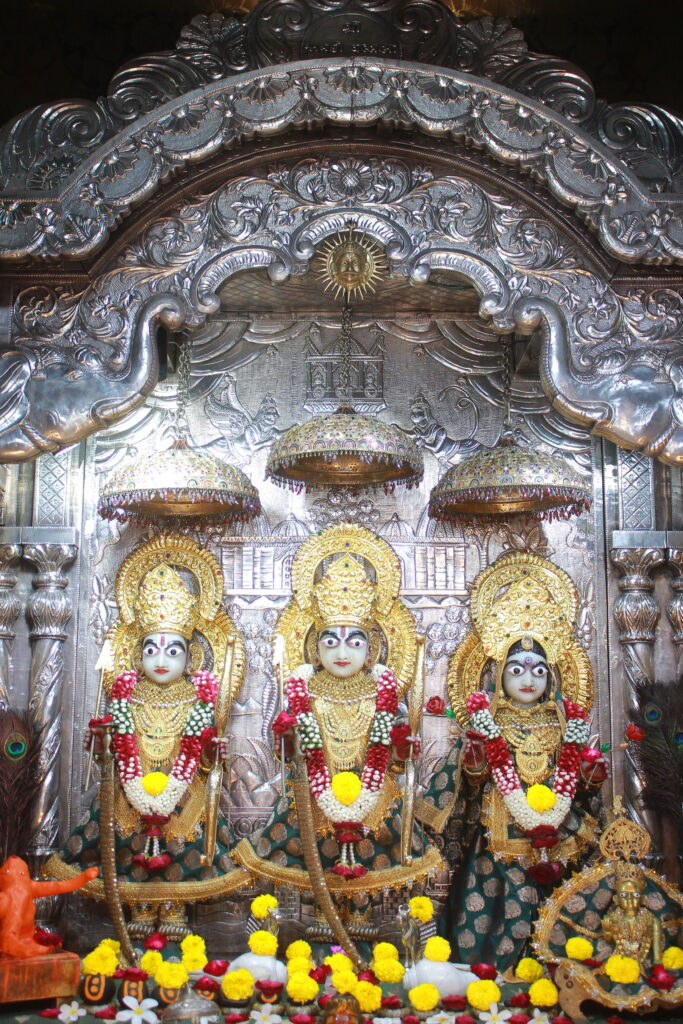 શણગાર દર્શન - બુધવાર "પ.પૂ. શ્રી વિસામણબાપુની જગ્યા, પ.પૂ. શ્રી શ્રી ૧૦૦૮ મહામંડલેશ્વર નિર્મળાબા, વિહળધામ પાળિયાદ, શ્રાવણ સુદ - ૧૩ તેરસ, વિક્રમ સવંત ૨૦૮૨" Shangar Darshan. Wednesday -Aug- 26/08/2026