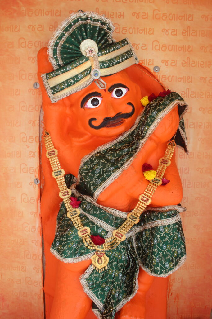 શણગાર દર્શન - બુધવાર "પ.પૂ. શ્રી વિસામણબાપુની જગ્યા, પ.પૂ. શ્રી શ્રી ૧૦૦૮ મહામંડલેશ્વર નિર્મળાબા, વિહળધામ પાળિયાદ, શ્રાવણ સુદ - ૧૩ તેરસ, વિક્રમ સવંત ૨૦૮૨" Shangar Darshan. Wednesday -Aug- 26/08/2026