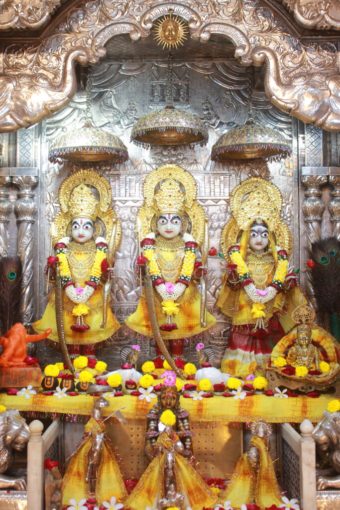 શણગાર દર્શન - ગુરુવાર "પ.પૂ. શ્રી વિસામણબાપુની જગ્યા, પ.પૂ. શ્રી શ્રી ૧૦૦૮ મહામંડલેશ્વર નિર્મળાબા, વિહળધામ પાળિયાદ, શ્રાવણ સુદ - ૧૪ ચૌદસ, વિક્રમ સવંત ૨૦૮૨" Shangar Darshan. Thursday -Aug- 27/08/2026