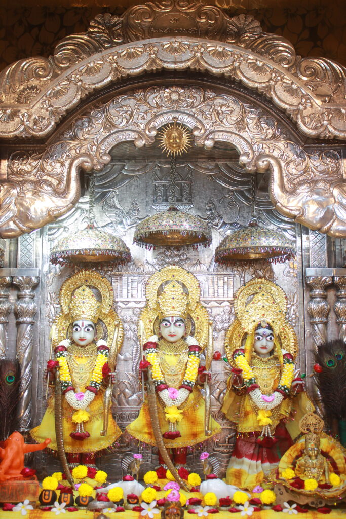 શણગાર દર્શન - ગુરુવાર "પ.પૂ. શ્રી વિસામણબાપુની જગ્યા, પ.પૂ. શ્રી શ્રી ૧૦૦૮ મહામંડલેશ્વર નિર્મળાબા, વિહળધામ પાળિયાદ, શ્રાવણ સુદ - ૧૪ ચૌદસ, વિક્રમ સવંત ૨૦૮૨" Shangar Darshan. Thursday -Aug- 27/08/2026