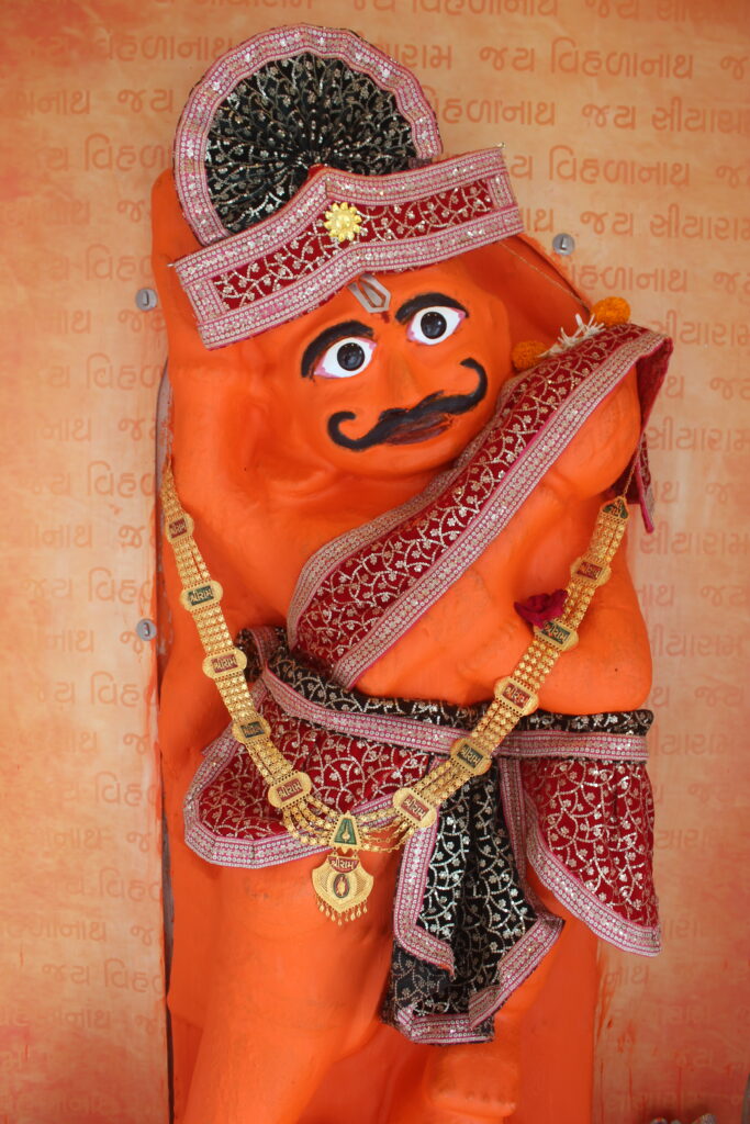 શણગાર દર્શન - શુક્રવાર (રક્ષાબંધન) "પ.પૂ. શ્રી વિસામણબાપુની જગ્યા, પ.પૂ. શ્રી શ્રી ૧૦૦૮ મહામંડલેશ્વર નિર્મળાબા, વિહળધામ પાળિયાદ, શ્રાવણ સુદ - પૂનમ, વિક્રમ સવંત ૨૦૮૨" Shangar Darshan. Friday -Aug- 28/08/2026