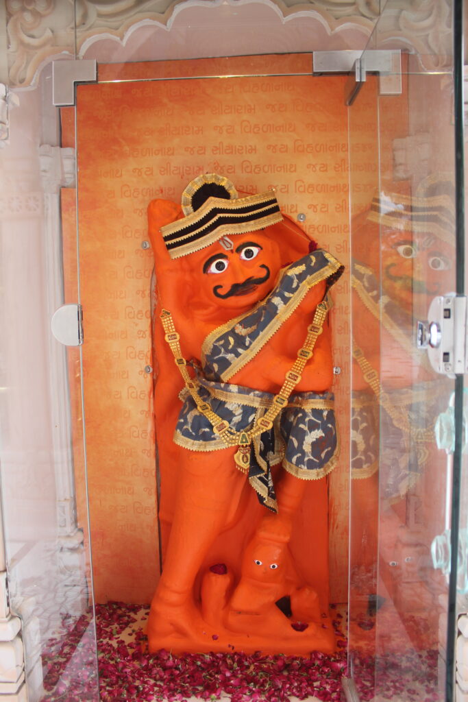 શણગાર દર્શન - શનિવાર "પ.પૂ. શ્રી વિસામણબાપુની જગ્યા, પ.પૂ. શ્રી શ્રી ૧૦૦૮ મહામંડલેશ્વર નિર્મળાબા, વિહળધામ પાળિયાદ, શ્રાવણ વદ - ૧ એકમ, વિક્રમ સવંત ૨૦૮૨" Shangar Darshan. Saturday -Aug- 29/08/2026