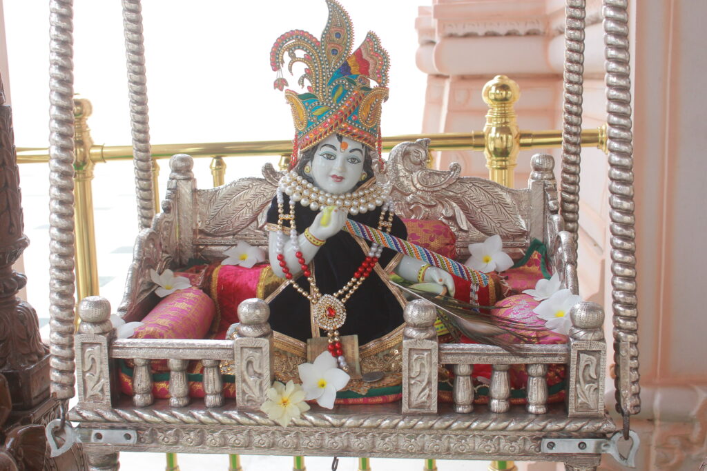 શણગાર દર્શન - શનિવાર "પ.પૂ. શ્રી વિસામણબાપુની જગ્યા, પ.પૂ. શ્રી શ્રી ૧૦૦૮ મહામંડલેશ્વર નિર્મળાબા, વિહળધામ પાળિયાદ, શ્રાવણ વદ - ૧ એકમ, વિક્રમ સવંત ૨૦૮૨" Shangar Darshan. Saturday -Aug- 29/08/2026