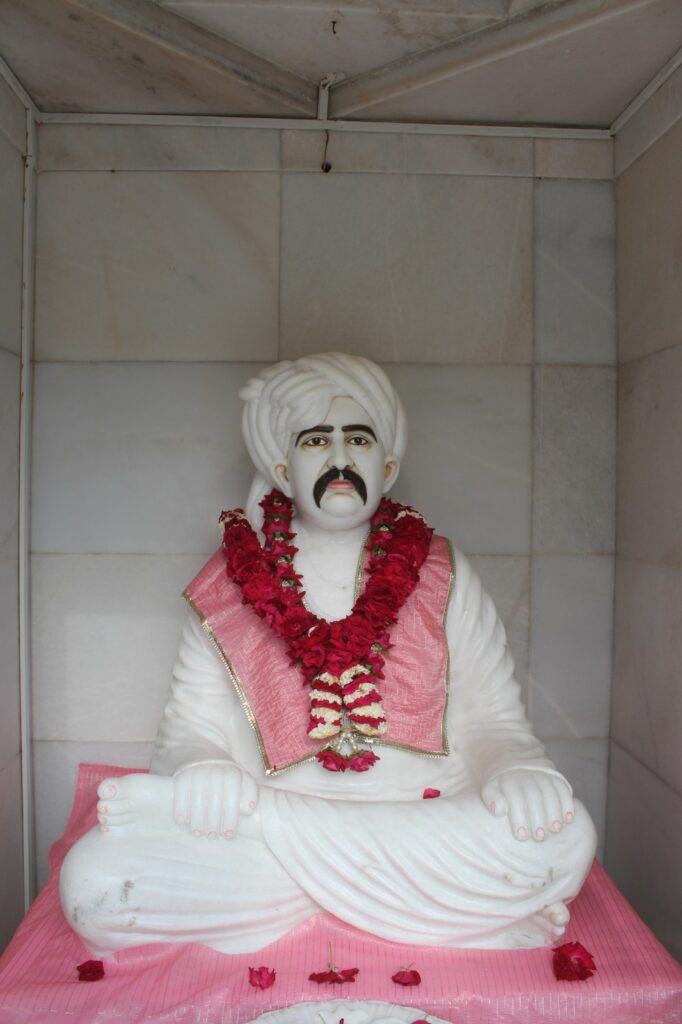 શણગાર દર્શન - બુધવાર "પ.પૂ. શ્રી વિસામણબાપુની જગ્યા, પ.પૂ. શ્રી શ્રી ૧૦૦૮ મહામંડલેશ્વર નિર્મળાબા, વિહળધામ પાળિયાદ, અષાઢ વદ - અમાસ, વિક્રમ સવંત ૨૦૮૨" Shangar Darshan. Wednesday -Aug- 12/08/2026