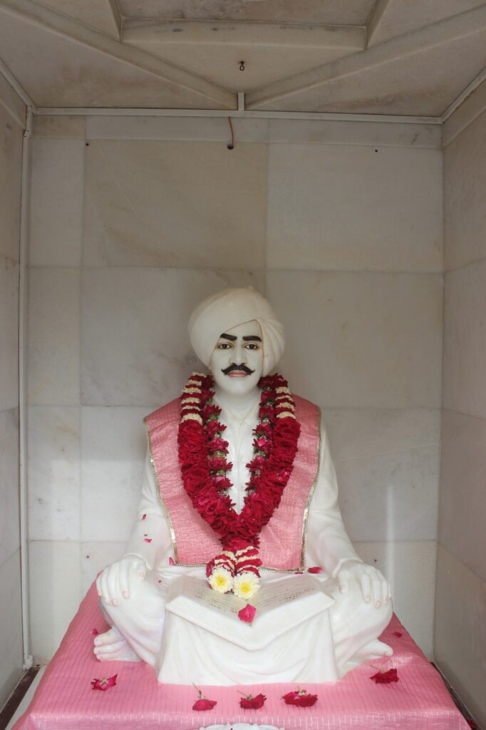 શણગાર દર્શન - બુધવાર "પ.પૂ. શ્રી વિસામણબાપુની જગ્યા, પ.પૂ. શ્રી શ્રી ૧૦૦૮ મહામંડલેશ્વર નિર્મળાબા, વિહળધામ પાળિયાદ, અષાઢ વદ - અમાસ, વિક્રમ સવંત ૨૦૮૨" Shangar Darshan. Wednesday -Aug- 12/08/2026