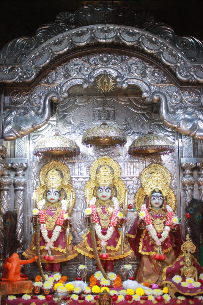 શણગાર દર્શન - મંગળવાર "પ.પૂ. શ્રી વિસામણબાપુની જગ્યા, પ.પૂ. શ્રી શ્રી ૧૦૦૮ મહામંડલેશ્વર નિર્મળાબા, વિહળધામ પાળિયાદ, શ્રાવણ વદ - ૫ પાંચમ, વિક્રમ સવંત ૨૦૮૨" Shangar Darshan. Tueday -Sap- 01/09/2026
