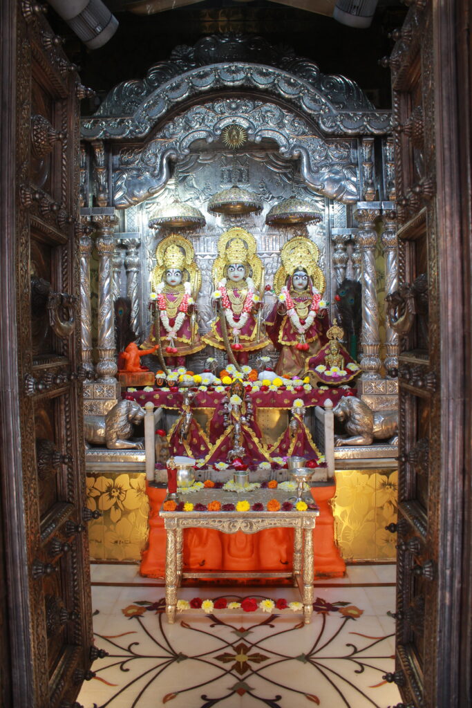 શણગાર દર્શન - મંગળવાર "પ.પૂ. શ્રી વિસામણબાપુની જગ્યા, પ.પૂ. શ્રી શ્રી ૧૦૦૮ મહામંડલેશ્વર નિર્મળાબા, વિહળધામ પાળિયાદ, શ્રાવણ વદ - ૫ પાંચમ, વિક્રમ સવંત ૨૦૮૨" Shangar Darshan. Tueday -Sap- 01/09/2026