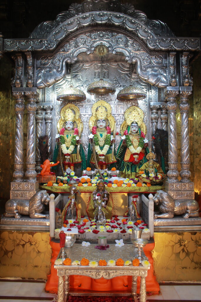 શણગાર દર્શન - બુધવાર "પ.પૂ. શ્રી વિસામણબાપુની જગ્યા, પ.પૂ. શ્રી શ્રી ૧૦૦૮ મહામંડલેશ્વર નિર્મળાબા, વિહળધામ પાળિયાદ, શ્રાવણ વદ - ૬ છઠ, વિક્રમ સવંત ૨૦૮૨" Shangar Darshan. Wednesday -Sap- 02/09/2026