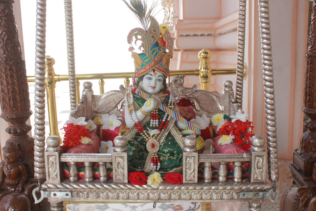 શણગાર દર્શન - બુધવાર "પ.પૂ. શ્રી વિસામણબાપુની જગ્યા, પ.પૂ. શ્રી શ્રી ૧૦૦૮ મહામંડલેશ્વર નિર્મળાબા, વિહળધામ પાળિયાદ, શ્રાવણ વદ - ૬ છઠ, વિક્રમ સવંત ૨૦૮૨" Shangar Darshan. Wednesday -Sap- 02/09/2026