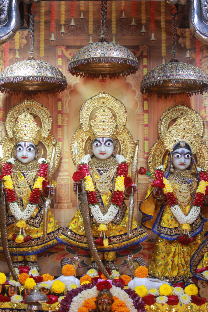 શણગાર દર્શન - ગુરૂવાર "પ.પૂ. શ્રી વિસામણબાપુની જગ્યા, પ.પૂ. શ્રી શ્રી ૧૦૦૮ મહામંડલેશ્વર નિર્મળાબા, વિહળધામ પાળિયાદ, શ્રાવણ વદ - ૭ સાતમ, વિક્રમ સવંત ૨૦૮૨" Shangar Darshan. Thursday-Sap- 03/09/2026