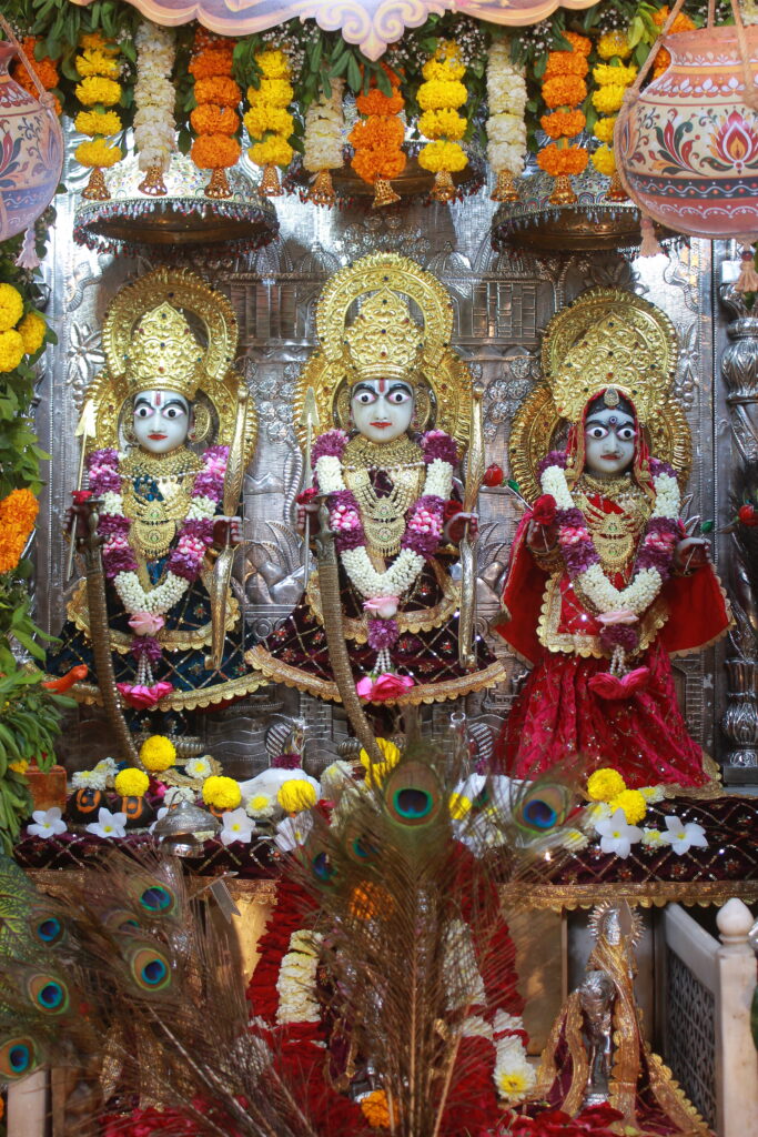 શણગાર દર્શન - શનિવાર "પ.પૂ. શ્રી વિસામણબાપુની જગ્યા, પ.પૂ. શ્રી શ્રી ૧૦૦૮ મહામંડલેશ્વર નિર્મળાબા, વિહળધામ પાળિયાદ, શ્રાવણ વદ - ૯ નોમ, વિક્રમ સવંત ૨૦૮૨" Shangar Darshan. Saturday-Sap- 05/09/2026