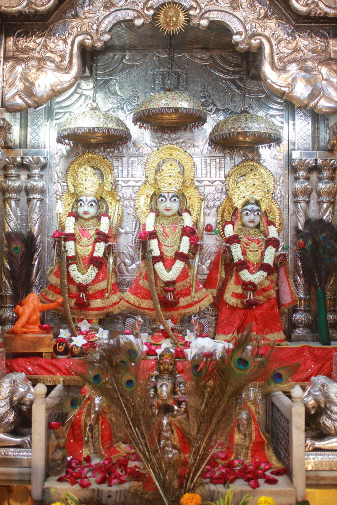 શણગાર દર્શન - રવિવાર "પ.પૂ. શ્રી વિસામણબાપુની જગ્યા, પ.પૂ. શ્રી શ્રી ૧૦૦૮ મહામંડલેશ્વર નિર્મળાબા, વિહળધામ પાળિયાદ, શ્રાવણ વદ - ૧૦ દસમ, વિક્રમ સવંત ૨૦૮૨" Shangar Darshan. Sunday-Sep- 06/09/2026