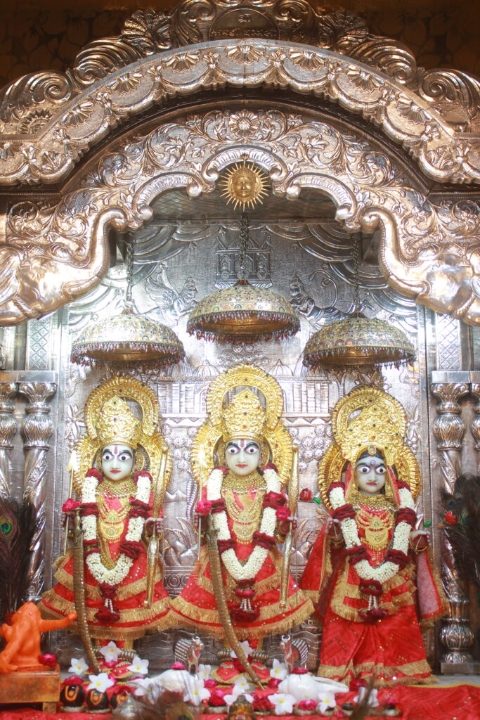શણગાર દર્શન - રવિવાર "પ.પૂ. શ્રી વિસામણબાપુની જગ્યા, પ.પૂ. શ્રી શ્રી ૧૦૦૮ મહામંડલેશ્વર નિર્મળાબા, વિહળધામ પાળિયાદ, શ્રાવણ વદ - ૧૦ દસમ, વિક્રમ સવંત ૨૦૮૨" Shangar Darshan. Sunday-Sep- 06/09/2026