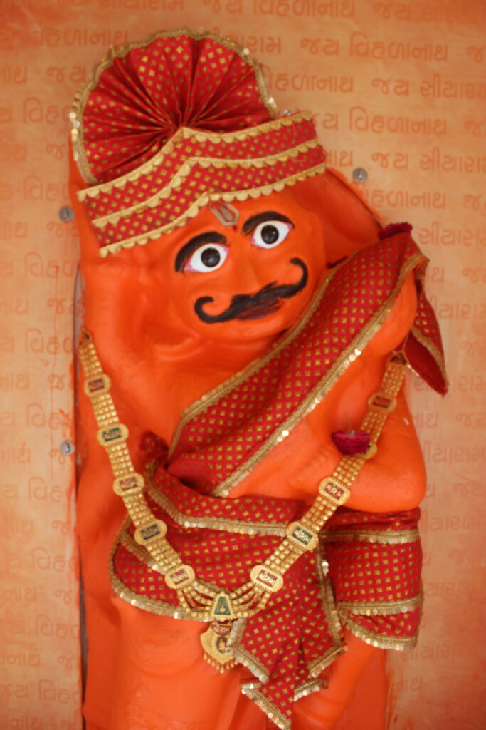 શણગાર દર્શન - રવિવાર "પ.પૂ. શ્રી વિસામણબાપુની જગ્યા, પ.પૂ. શ્રી શ્રી ૧૦૦૮ મહામંડલેશ્વર નિર્મળાબા, વિહળધામ પાળિયાદ, શ્રાવણ વદ - ૧૦ દસમ, વિક્રમ સવંત ૨૦૮૨" Shangar Darshan. Sunday-Sep- 06/09/2026