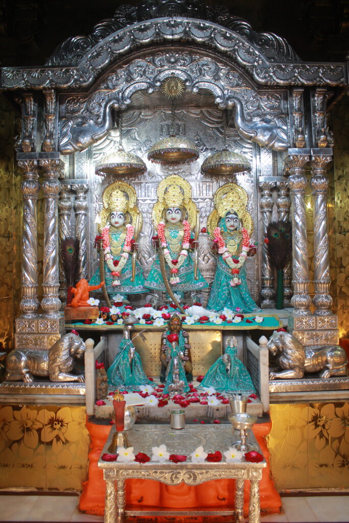 શણગાર દર્શન - મંગળવાર "પ.પૂ. શ્રી વિસામણબાપુની જગ્યા, પ.પૂ. શ્રી શ્રી ૧૦૦૮ મહામંડલેશ્વર નિર્મળાબા, વિહળધામ પાળિયાદ, શ્રાવણ વદ - ૧૨ બારસ, વિક્રમ સવંત ૨૦૮૨" Shangar Darshan. Tuesday-Sep- 08/09/2026