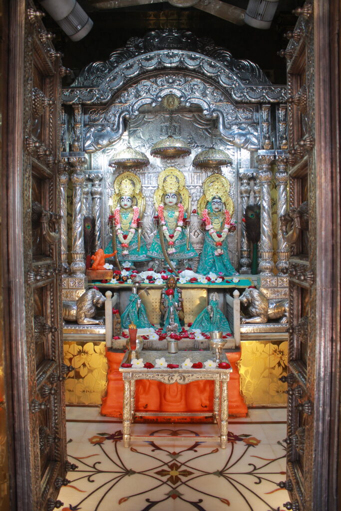 શણગાર દર્શન - મંગળવાર "પ.પૂ. શ્રી વિસામણબાપુની જગ્યા, પ.પૂ. શ્રી શ્રી ૧૦૦૮ મહામંડલેશ્વર નિર્મળાબા, વિહળધામ પાળિયાદ, શ્રાવણ વદ - ૧૨ બારસ, વિક્રમ સવંત ૨૦૮૨" Shangar Darshan. Tuesday-Sep- 08/09/2026