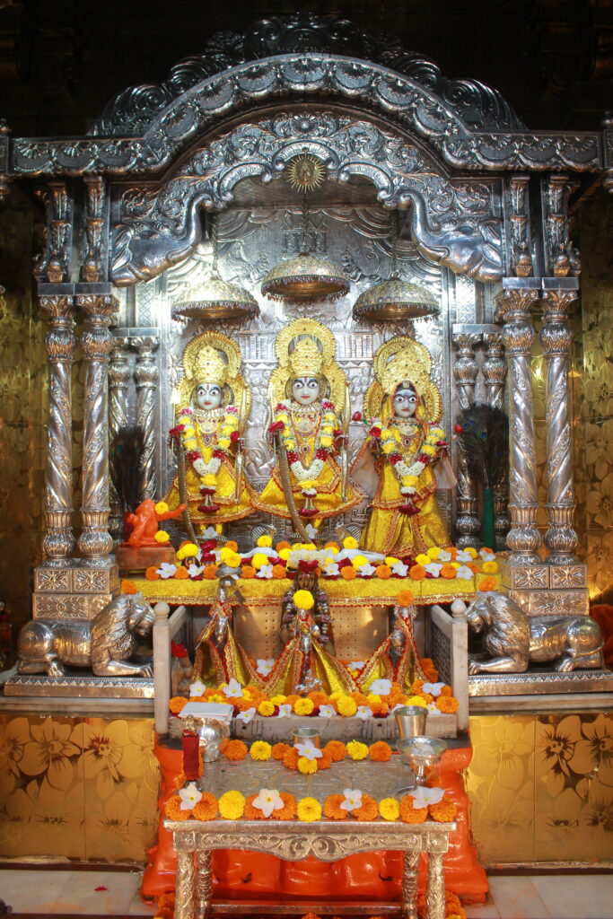 શણગાર દર્શન - ગુરુવાર "પ.પૂ. શ્રી વિસામણબાપુની જગ્યા, પ.પૂ. શ્રી શ્રી ૧૦૦૮ મહામંડલેશ્વર નિર્મળાબા, વિહળધામ પાળિયાદ, શ્રાવણ વદ - ૧૪ ચૌદસ, વિક્રમ સવંત ૨૦૮૨" Shangar Darshan. Thursday-Sep- 10/09/2026