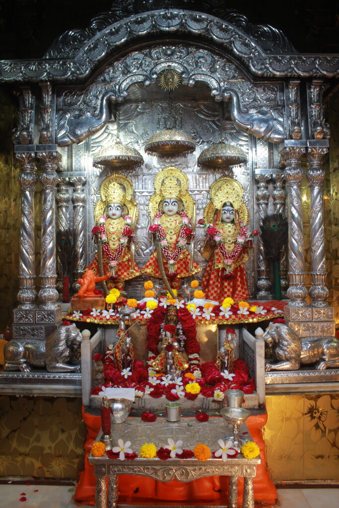 શણગાર દર્શન - રવિવાર "પ.પૂ. શ્રી વિસામણબાપુની જગ્યા, પ.પૂ. શ્રી શ્રી ૧૦૦૮ મહામંડલેશ્વર નિર્મળાબા, વિહળધામ પાળિયાદ, ભાદરવા સુદ - ૨ બીજ, વિક્રમ સવંત ૨૦૮૨" Shangar Darshan. Sunday-Sep- 13/09/2026