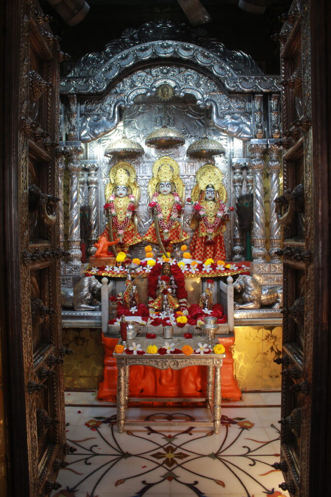 શણગાર દર્શન - રવિવાર "પ.પૂ. શ્રી વિસામણબાપુની જગ્યા, પ.પૂ. શ્રી શ્રી ૧૦૦૮ મહામંડલેશ્વર નિર્મળાબા, વિહળધામ પાળિયાદ, ભાદરવા સુદ - ૨ બીજ, વિક્રમ સવંત ૨૦૮૨" Shangar Darshan. Sunday-Sep- 13/09/2026