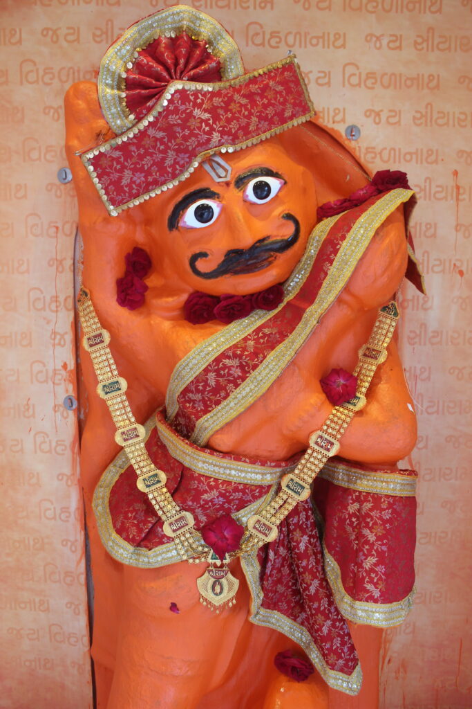 શણગાર દર્શન - રવિવાર "પ.પૂ. શ્રી વિસામણબાપુની જગ્યા, પ.પૂ. શ્રી શ્રી ૧૦૦૮ મહામંડલેશ્વર નિર્મળાબા, વિહળધામ પાળિયાદ, ભાદરવા સુદ - ૨ બીજ, વિક્રમ સવંત ૨૦૮૨" Shangar Darshan. Sunday-Sep- 13/09/2026