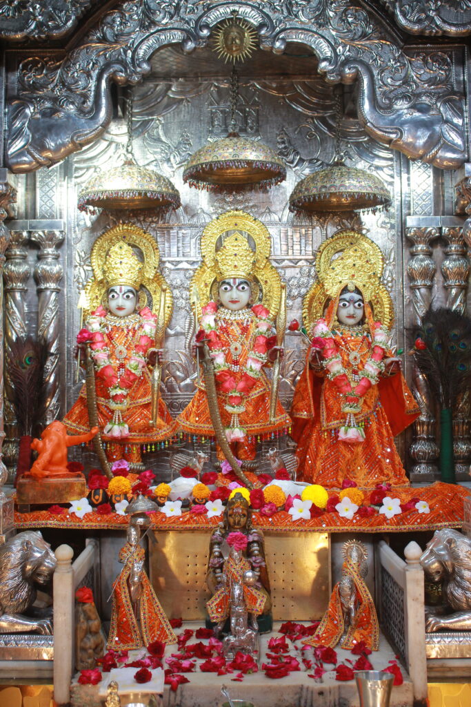 શણગાર દર્શન - મંગળવાર "પ.પૂ. શ્રી વિસામણબાપુની જગ્યા, પ.પૂ. શ્રી શ્રી ૧૦૦૮ મહામંડલેશ્વર નિર્મળાબા, વિહળધામ પાળિયાદ, ભાદરવા સુદ - ૪ ચૌથ, વિક્રમ સવંત ૨૦૮૨" Shangar Darshan. Tuesday-Sep- 15/09/2026