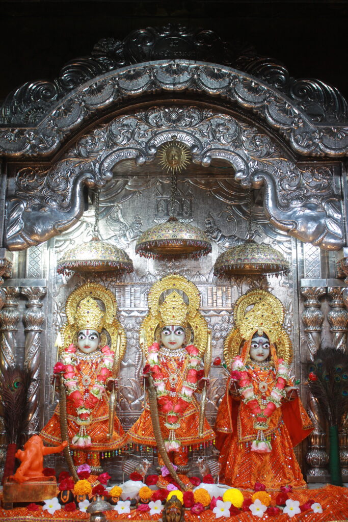 શણગાર દર્શન - મંગળવાર "પ.પૂ. શ્રી વિસામણબાપુની જગ્યા, પ.પૂ. શ્રી શ્રી ૧૦૦૮ મહામંડલેશ્વર નિર્મળાબા, વિહળધામ પાળિયાદ, ભાદરવા સુદ - ૪ ચૌથ, વિક્રમ સવંત ૨૦૮૨" Shangar Darshan. Tuesday-Sep- 15/09/2026
