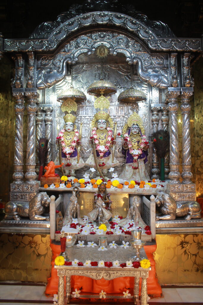 શણગાર દર્શન - શુક્રવાર "પ.પૂ. શ્રી વિસામણબાપુની જગ્યા, પ.પૂ. શ્રી શ્રી ૧૦૦૮ મહામંડલેશ્વર નિર્મળાબા, વિહળધામ પાળિયાદ, ભાદરવા સુદ - ૭ સાતમ, વિક્રમ સવંત ૨૦૮૨" Shangar Darshan. Friday-Sep- 18/09/2026