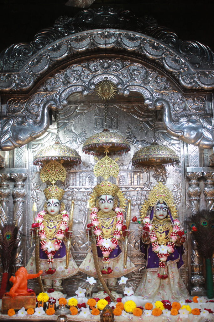 શણગાર દર્શન - શુક્રવાર "પ.પૂ. શ્રી વિસામણબાપુની જગ્યા, પ.પૂ. શ્રી શ્રી ૧૦૦૮ મહામંડલેશ્વર નિર્મળાબા, વિહળધામ પાળિયાદ, ભાદરવા સુદ - ૭ સાતમ, વિક્રમ સવંત ૨૦૮૨" Shangar Darshan. Friday-Sep- 18/09/2026