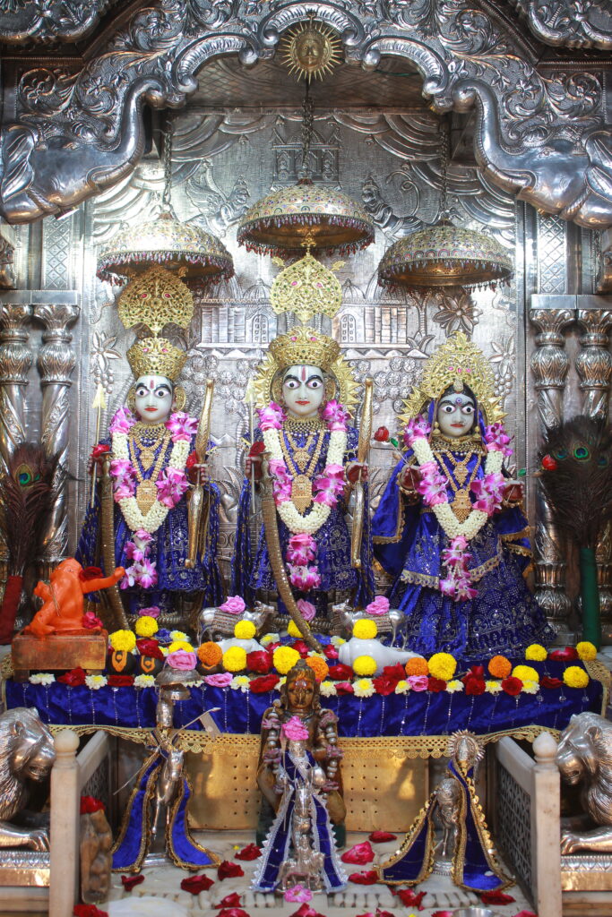 શણગાર દર્શન - શનિવાર "પ.પૂ. શ્રી વિસામણબાપુની જગ્યા, પ.પૂ. શ્રી શ્રી ૧૦૦૮ મહામંડલેશ્વર નિર્મળાબા, વિહળધામ પાળિયાદ, ભાદરવા સુદ - ૮ આઠમ, વિક્રમ સવંત ૨૦૮૨" Shangar Darshan. Saturday-Sep- 19/09/2026