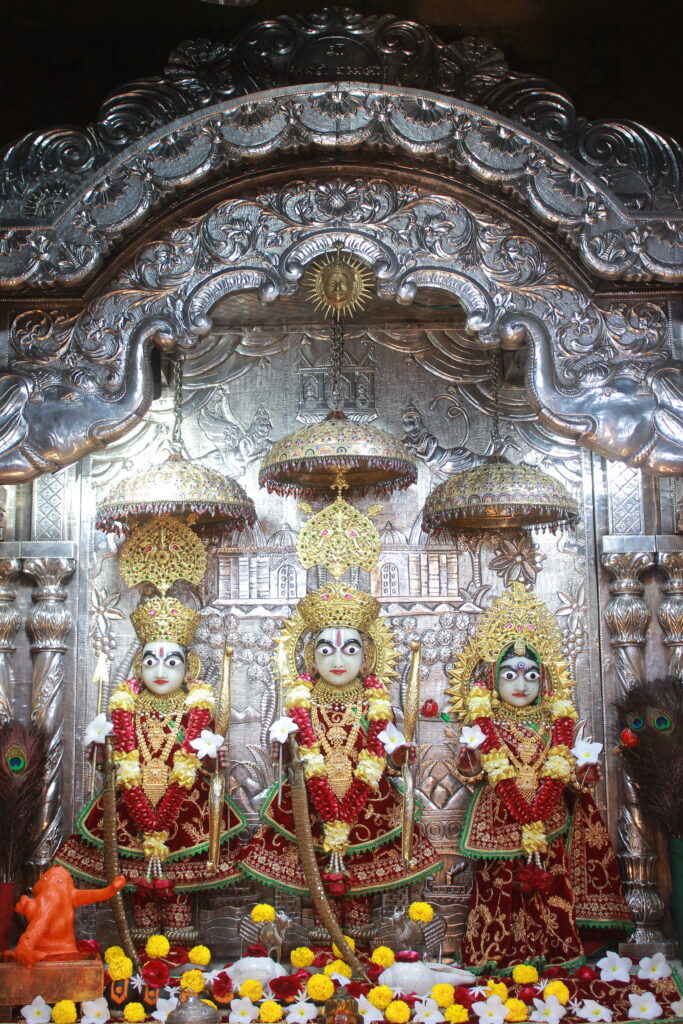 શણગાર દર્શન - રવિવાર "પ.પૂ. શ્રી વિસામણબાપુની જગ્યા, પ.પૂ. શ્રી શ્રી ૧૦૦૮ મહામંડલેશ્વર નિર્મળાબા, વિહળધામ પાળિયાદ, ભાદરવા સુદ - ૯ નોમ, વિક્રમ સવંત ૨૦૮૨" Shangar Darshan. Sunday-Sep- 20/09/2026