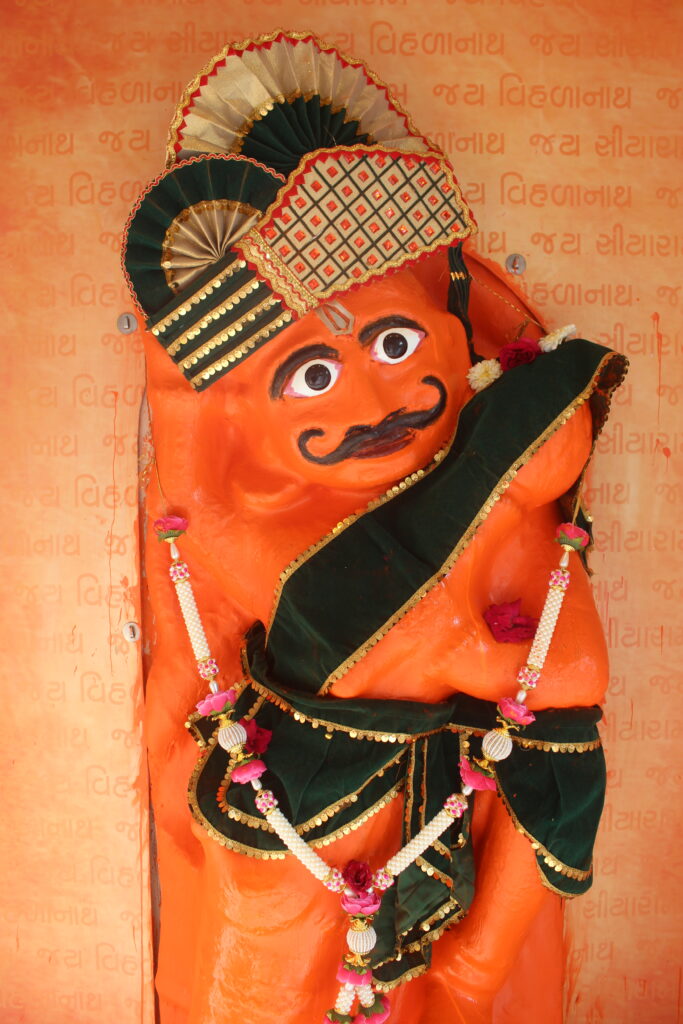 શણગાર દર્શન - બુધવાર "પ.પૂ. શ્રી વિસામણબાપુની જગ્યા, પ.પૂ. શ્રી શ્રી ૧૦૦૮ મહામંડલેશ્વર નિર્મળાબા, વિહળધામ પાળિયાદ, ભાદરવા સુદ - ૧૨ બારસ, વિક્રમ સવંત ૨૦૮૨" Shangar Darshan. Wednesday-Sep- 23/09/2026