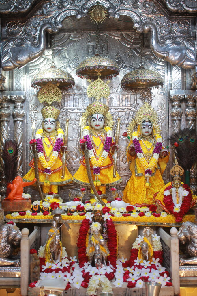 શણગાર દર્શન - ગુરૂવાર "પ.પૂ. શ્રી વિસામણબાપુની જગ્યા, પ.પૂ. શ્રી શ્રી ૧૦૦૮ મહામંડલેશ્વર નિર્મળાબા, વિહળધામ પાળિયાદ, ભાદરવા સુદ - ૧૩ તેરસ, વિક્રમ સવંત ૨૦૮૨" Shangar Darshan. Thursday-Sep- 24/09/2026