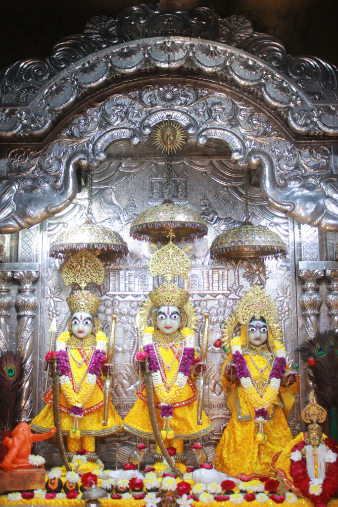 શણગાર દર્શન - ગુરૂવાર "પ.પૂ. શ્રી વિસામણબાપુની જગ્યા, પ.પૂ. શ્રી શ્રી ૧૦૦૮ મહામંડલેશ્વર નિર્મળાબા, વિહળધામ પાળિયાદ, ભાદરવા સુદ - ૧૩ તેરસ, વિક્રમ સવંત ૨૦૮૨" Shangar Darshan. Thursday-Sep- 24/09/2026