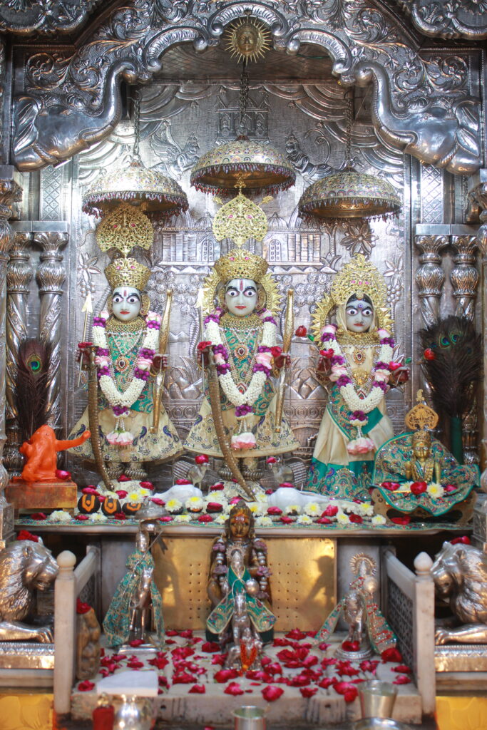 શણગાર દર્શન - શુક્રવાર "પ.પૂ. શ્રી વિસામણબાપુની જગ્યા, પ.પૂ. શ્રી શ્રી ૧૦૦૮ મહામંડલેશ્વર નિર્મળાબા, વિહળધામ પાળિયાદ, ભાદરવા સુદ - ૧૪ ચૌદસ, વિક્રમ સવંત ૨૦૮૨" Shangar Darshan. Friday-Sep- 25/09/2026