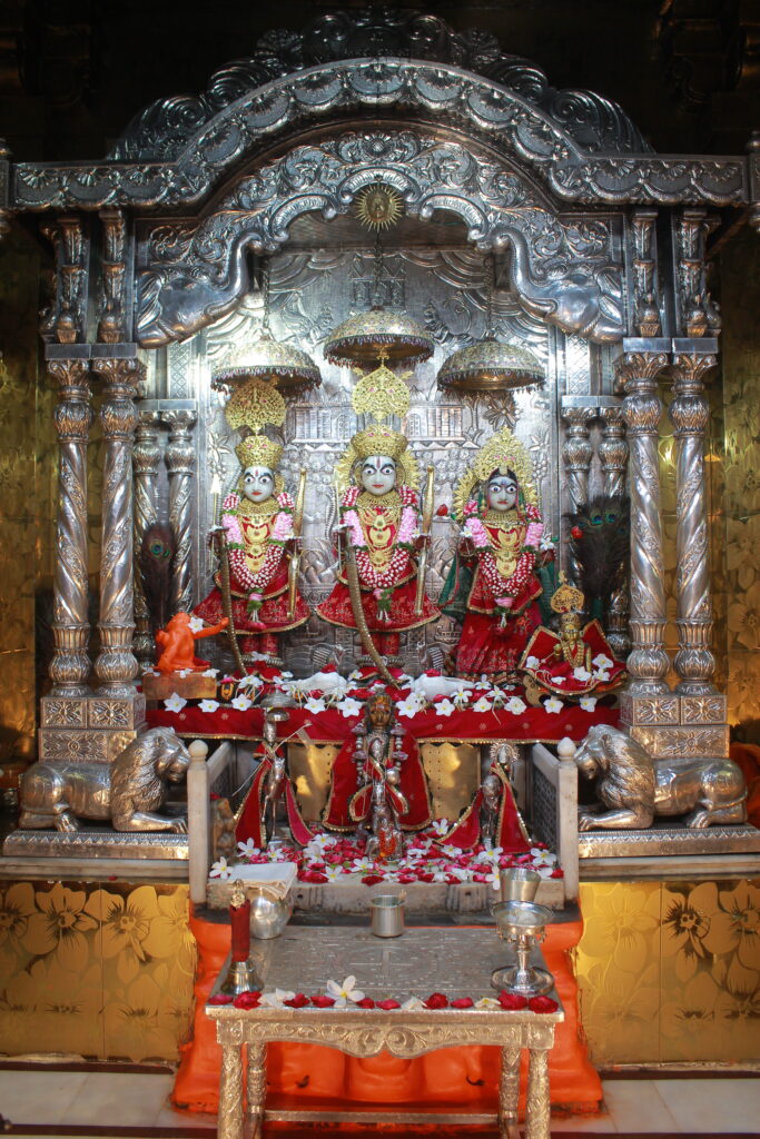 શણગાર દર્શન - મંગળવાર "પ.પૂ. શ્રી વિસામણબાપુની જગ્યા, પ.પૂ. શ્રી શ્રી ૧૦૦૮ મહામંડલેશ્વર નિર્મળાબા, વિહળધામ પાળિયાદ, ભાદરવા વદ - ૨ બીજ, વિક્રમ સવંત ૨૦૮૨" Shangar Darshan. Monday-Sep- 28/09/2026
