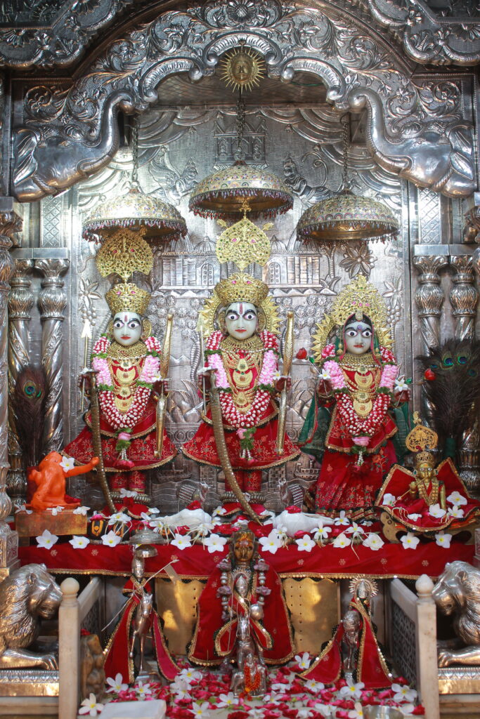 શણગાર દર્શન - મંગળવાર "પ.પૂ. શ્રી વિસામણબાપુની જગ્યા, પ.પૂ. શ્રી શ્રી ૧૦૦૮ મહામંડલેશ્વર નિર્મળાબા, વિહળધામ પાળિયાદ, ભાદરવા વદ - ૨ બીજ, વિક્રમ સવંત ૨૦૮૨" Shangar Darshan. Monday-Sep- 28/09/2026