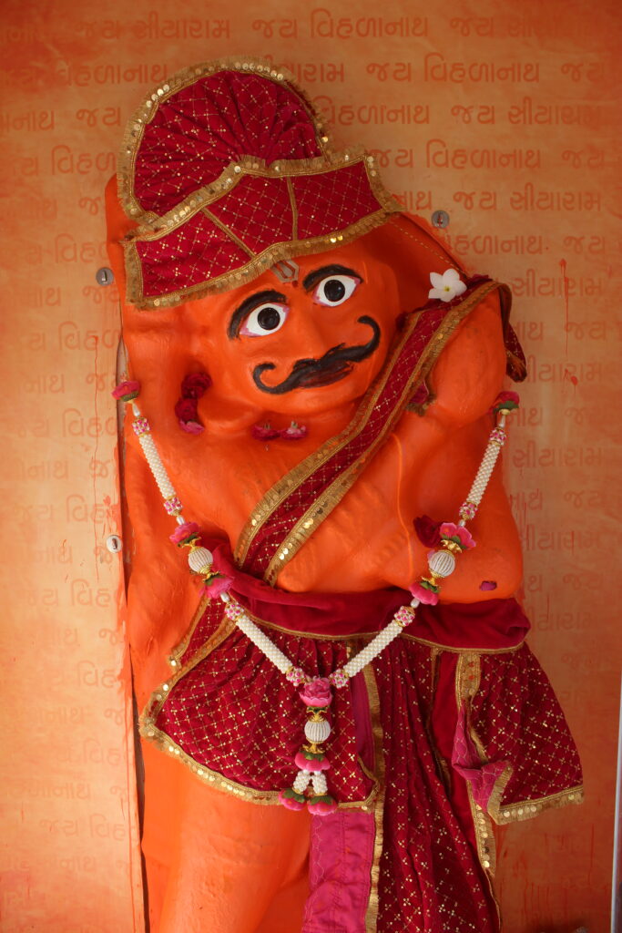 શણગાર દર્શન - મંગળવાર "પ.પૂ. શ્રી વિસામણબાપુની જગ્યા, પ.પૂ. શ્રી શ્રી ૧૦૦૮ મહામંડલેશ્વર નિર્મળાબા, વિહળધામ પાળિયાદ, ભાદરવા વદ - ૨ બીજ, વિક્રમ સવંત ૨૦૮૨" Shangar Darshan. Monday-Sep- 28/09/2026