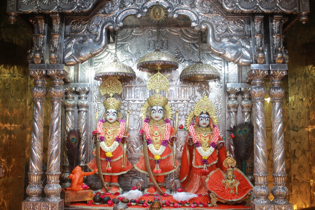 શણગાર દર્શન - મંગળવાર "પ.પૂ. શ્રી વિસામણબાપુની જગ્યા, પ.પૂ. શ્રી શ્રી ૧૦૦૮ મહામંડલેશ્વર નિર્મળાબા, વિહળધામ પાળિયાદ, ભાદરવા વદ - ૩ ત્રીજ, વિક્રમ સવંત ૨૦૮૨" Shangar Darshan. Tuesday-Sep- 29/09/2026