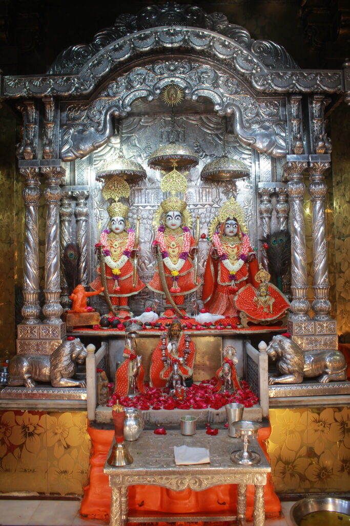શણગાર દર્શન - મંગળવાર "પ.પૂ. શ્રી વિસામણબાપુની જગ્યા, પ.પૂ. શ્રી શ્રી ૧૦૦૮ મહામંડલેશ્વર નિર્મળાબા, વિહળધામ પાળિયાદ, ભાદરવા વદ - ૩ ત્રીજ, વિક્રમ સવંત ૨૦૮૨" Shangar Darshan. Tuesday-Sep- 29/09/2026
